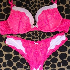 Victoria’s Secret Dream Angel Bra Set